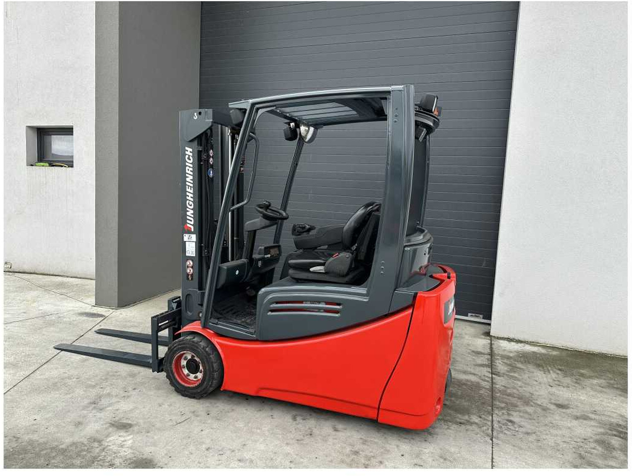 2012 JUNGHEINRICH EFG 220 FORKLIFT TRUCKS - Motviktstruck: bild 2 2012 JUNGHEINRICH EFG 220 FORKLIFT TRUCKS - Motviktstruck: bild 2
