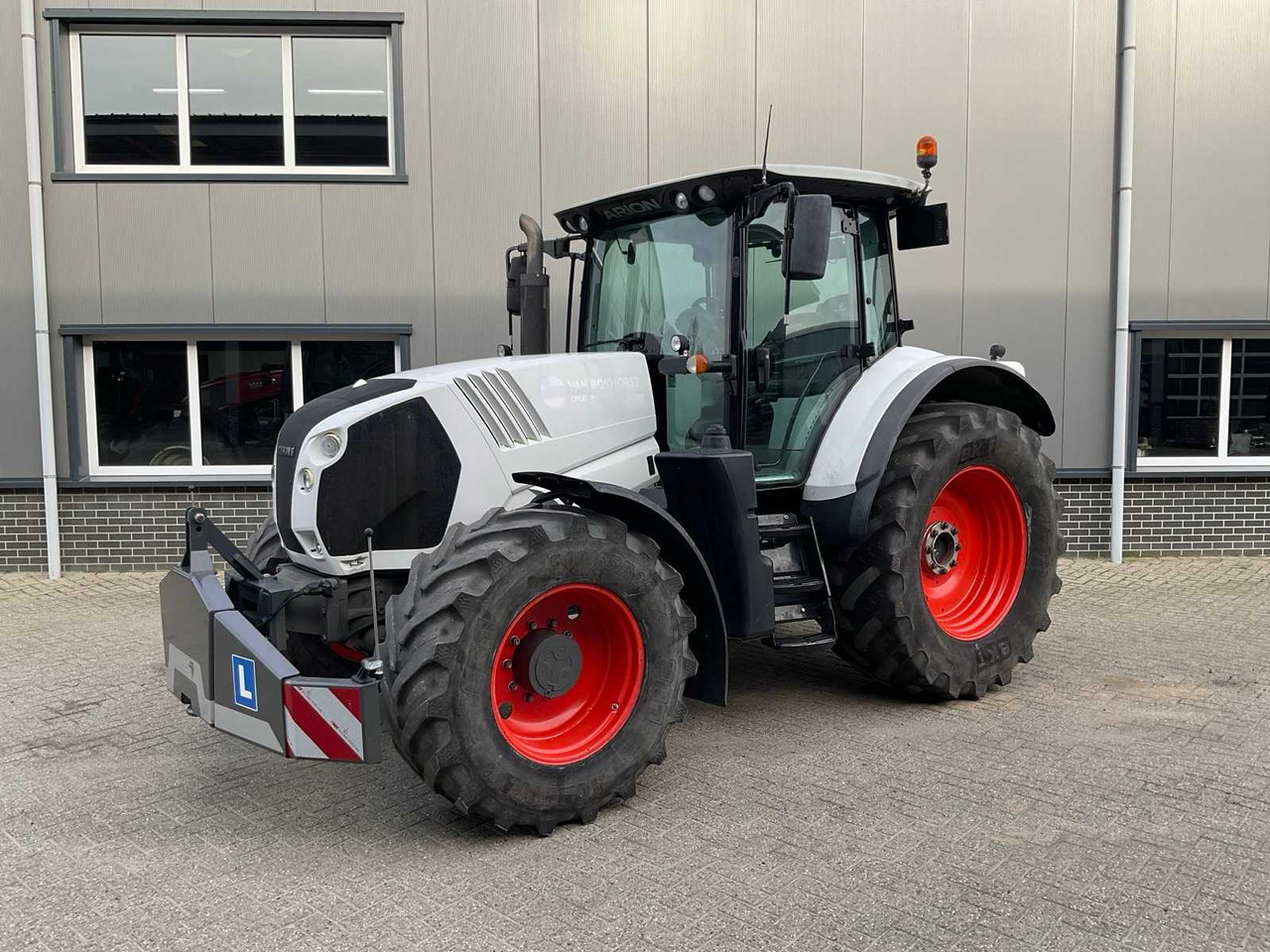 2013 CLAAS ARION 630 ALL-WHEEL DRIVE FARM TRACTOR - Traktor: bild 1 2013 CLAAS ARION 630 ALL-WHEEL DRIVE FARM TRACTOR - Traktor: bild 1