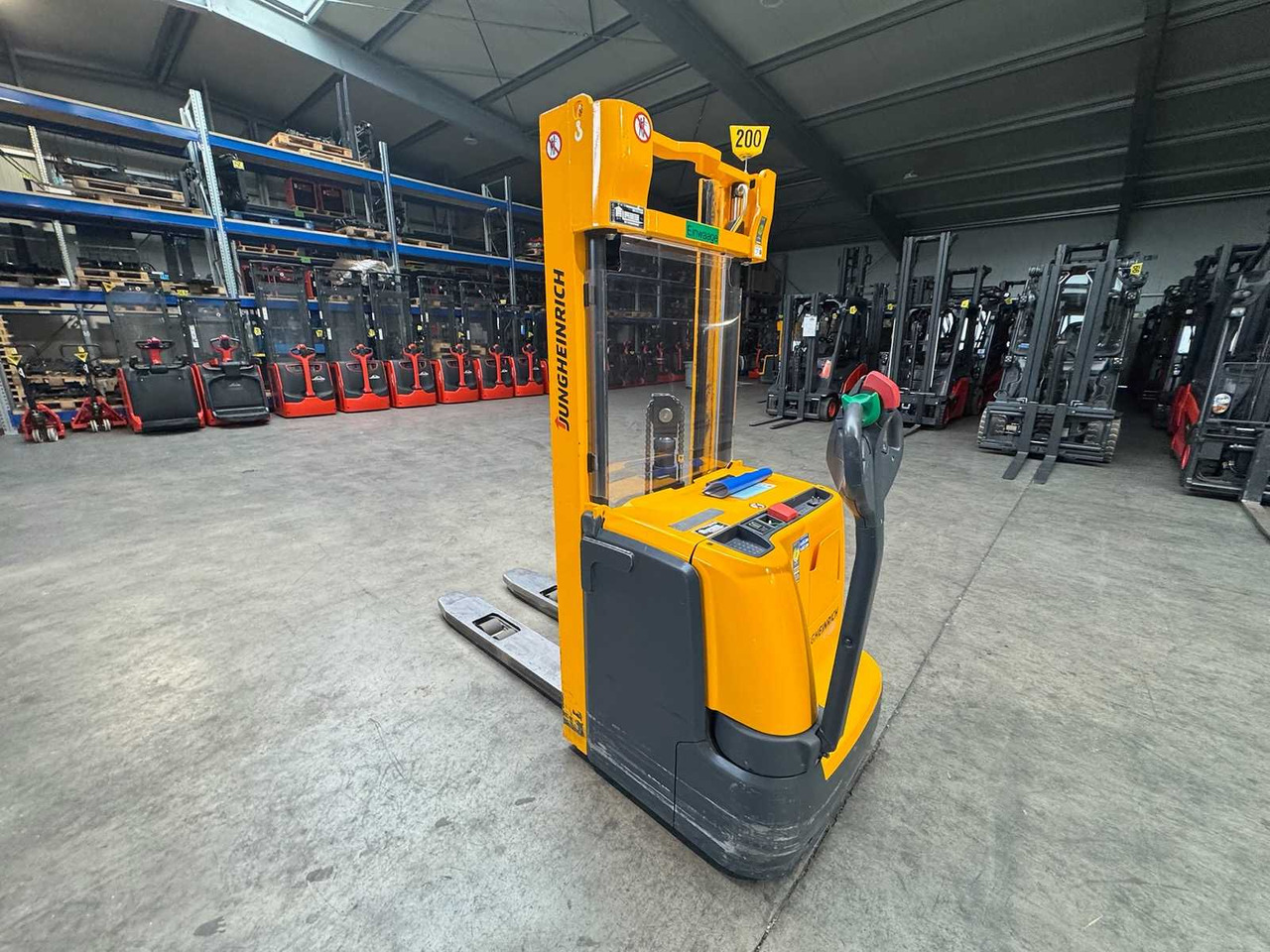 2013 JUNGHEINRICH EJC220 2,000KG STACKER PALLET TRUCK ANT FREE LIFT - Motviktstruck: bild 4 2013 JUNGHEINRICH EJC220 2,000KG STACKER PALLET TRUCK ANT FREE LIFT - Motviktstruck: bild 4
