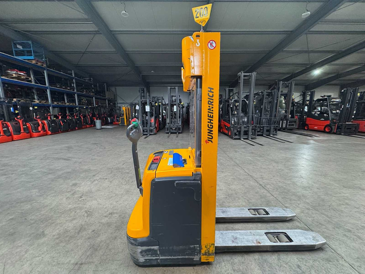 2013 JUNGHEINRICH EJC220 2,000KG STACKER PALLET TRUCK ANT FREE LIFT - Motviktstruck: bild 2 2013 JUNGHEINRICH EJC220 2,000KG STACKER PALLET TRUCK ANT FREE LIFT - Motviktstruck: bild 2