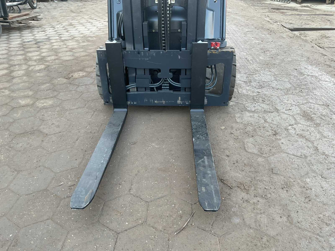 2015 LINDE E 35HL FORKLIFT TRUCK - Motviktstruck: bild 5 2015 LINDE E 35HL FORKLIFT TRUCK - Motviktstruck: bild 5