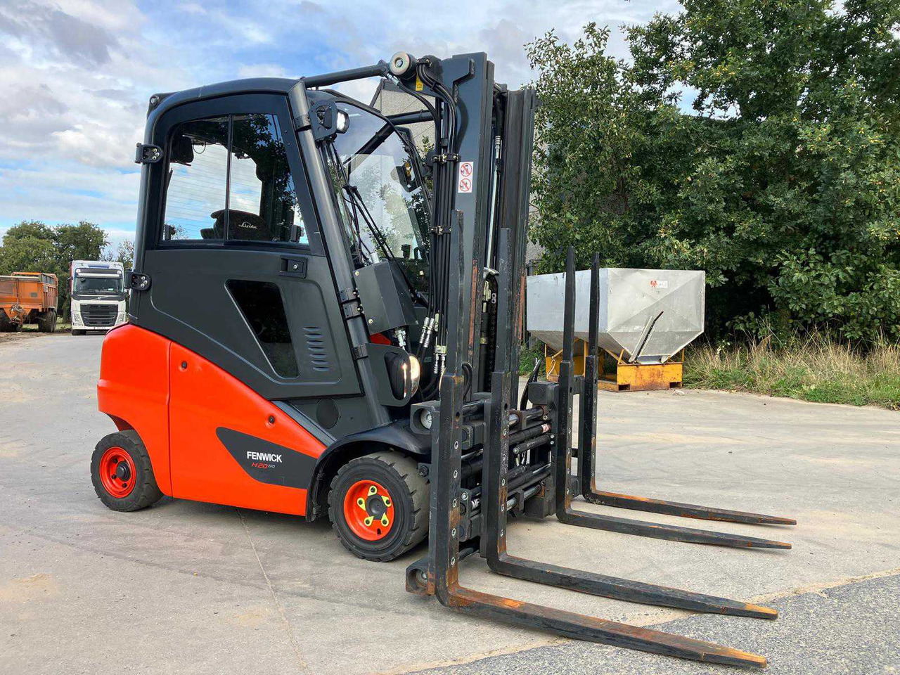 2015 LINDE H20T DOUBLE FORK FORKLIFT - Motviktstruck: bild 3 2015 LINDE H20T DOUBLE FORK FORKLIFT - Motviktstruck: bild 3