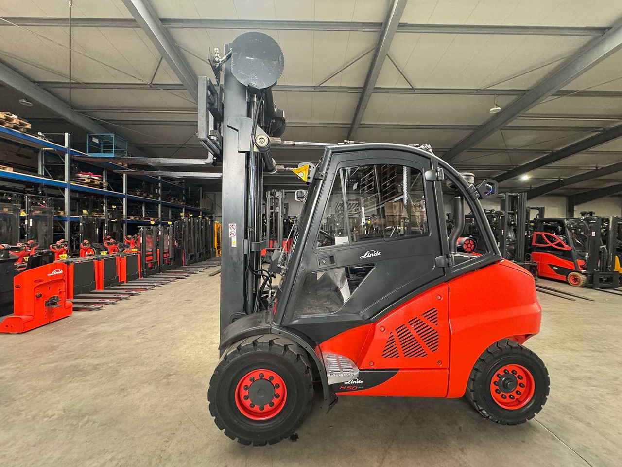 2015 LINDE H50D 5,000KG TRIPLEX 666CM 3+4TH VALVE DIESEL FORKLIFT FORKLIFT 15,862 HOURS. - Motviktstruck: bild 1 2015 LINDE H50D 5,000KG TRIPLEX 666CM 3+4TH VALVE DIESEL FORKLIFT FORKLIFT 15,862 HOURS. - Motviktstruck: bild 1
