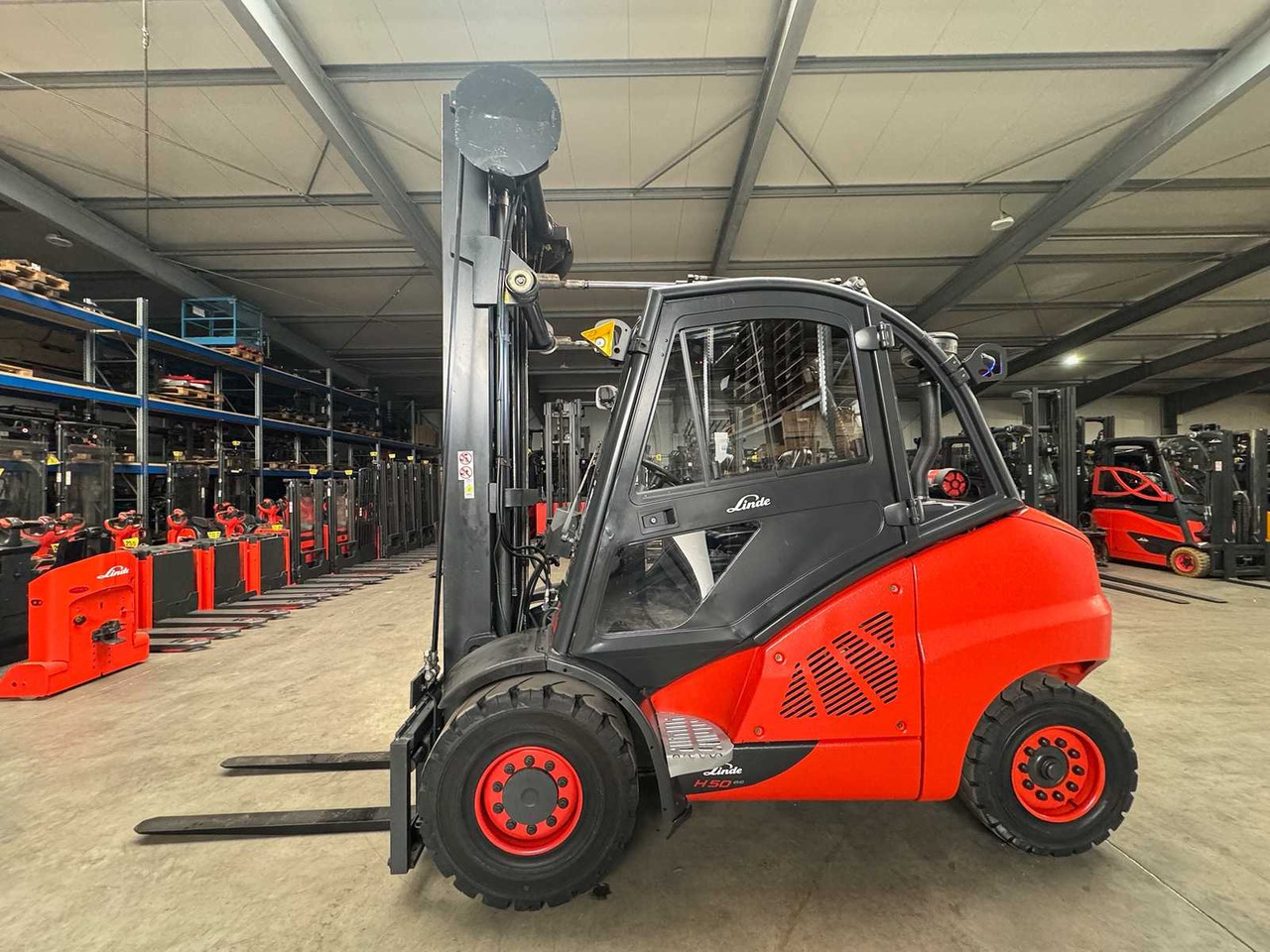 2015 LINDE H50D 5,000KG TRIPLEX 666CM 3+4TH VALVE DIESEL FORKLIFT FORKLIFT 15,862 HOURS. - Motviktstruck: bild 2 2015 LINDE H50D 5,000KG TRIPLEX 666CM 3+4TH VALVE DIESEL FORKLIFT FORKLIFT 15,862 HOURS. - Motviktstruck: bild 2
