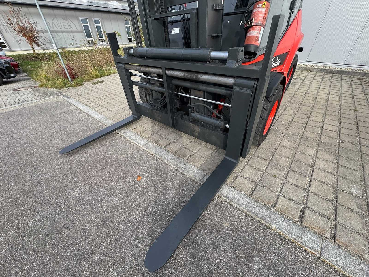 2015 SERVICE 10/2025 LINDE H70D 3RD + 4TH VALVE FORK ADJUSTER DIESEL FORKLIFT 10,706 HOURS - Motviktstruck: bild 4 2015 SERVICE 10/2025 LINDE H70D 3RD + 4TH VALVE FORK ADJUSTER DIESEL FORKLIFT 10,706 HOURS - Motviktstruck: bild 4