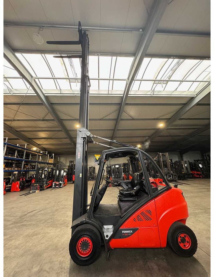2015 SERVICE + UVV 09/2026 LINDE H30T 3,000KG TRIPLEX 645CM GAS FORKLIFT FORKLIFT 4,066 HOURS - Motviktstruck: bild 3 2015 SERVICE + UVV 09/2026 LINDE H30T 3,000KG TRIPLEX 645CM GAS FORKLIFT FORKLIFT 4,066 HOURS - Motviktstruck: bild 3