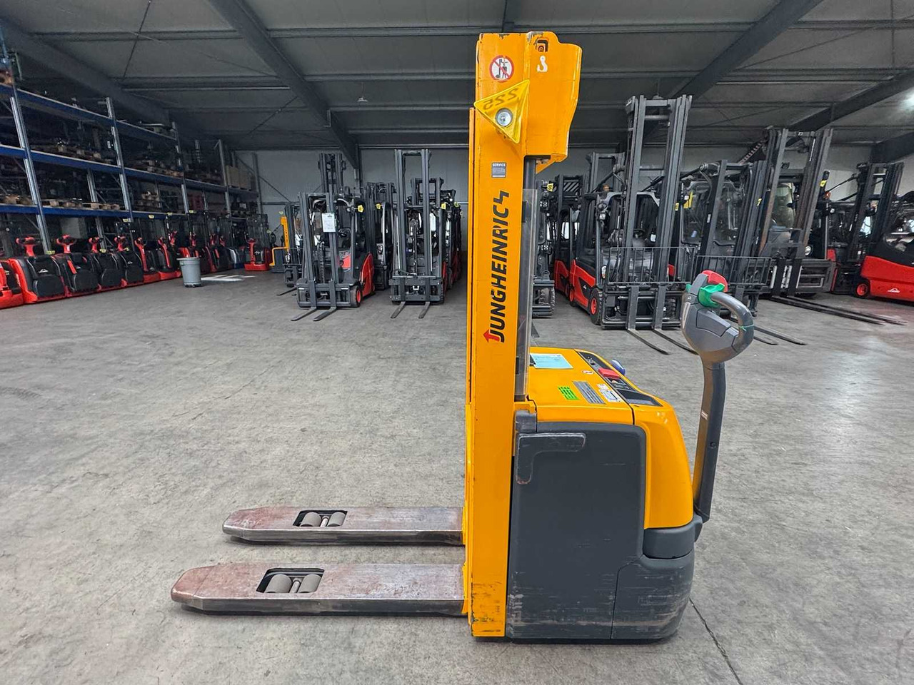 2015 SERVICE+UVV 10/2026 JUNGHEINRICH EJC220 2,000KG STACKER PALLET TRUCK ANT FREE LIFT 4,020 HOURS - Motviktstruck: bild 1 2015 SERVICE+UVV 10/2026 JUNGHEINRICH EJC220 2,000KG STACKER PALLET TRUCK ANT FREE LIFT 4,020 HOURS - Motviktstruck: bild 1