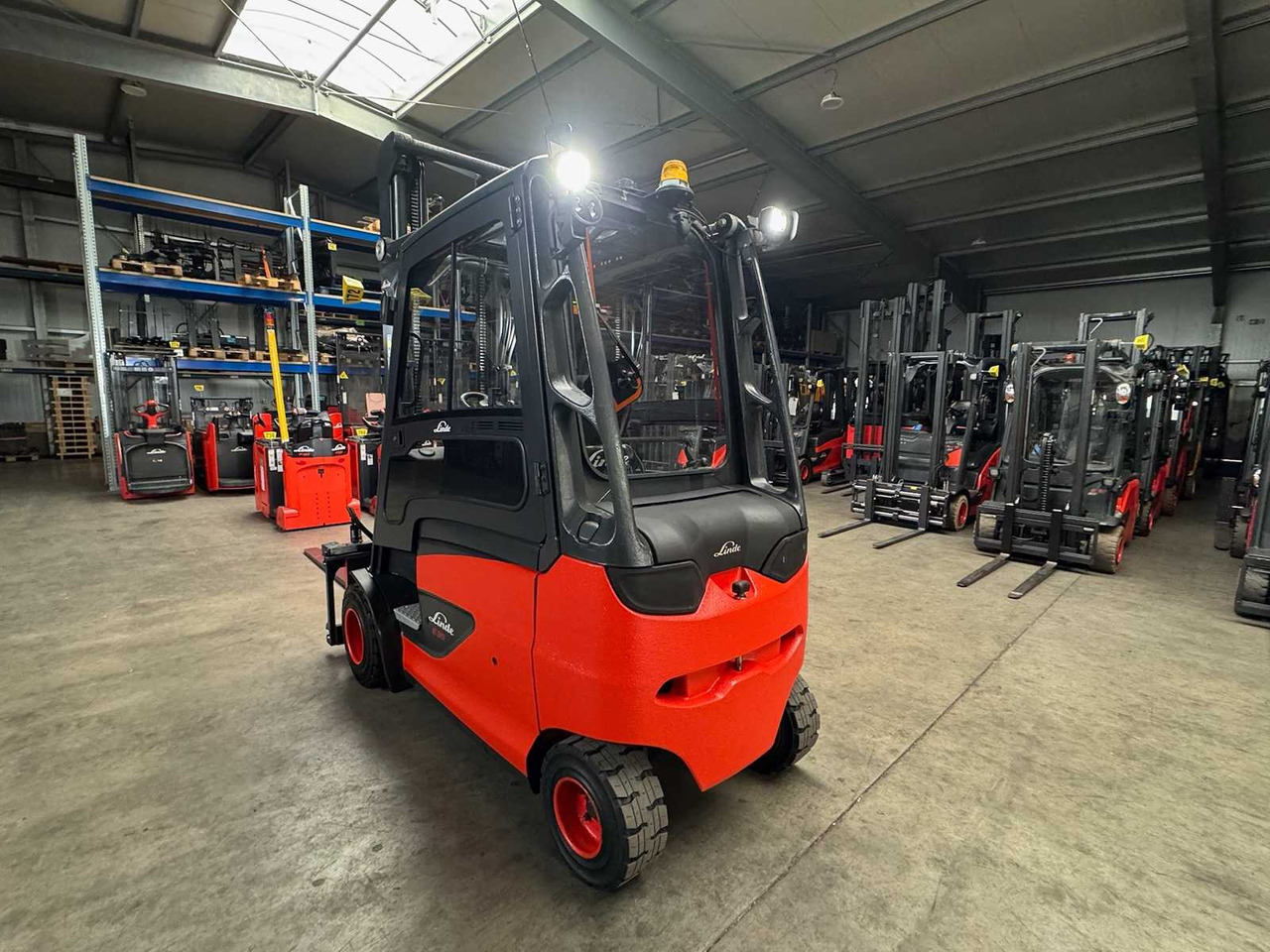 Motviktstruck 2015 SERVICE+UVV 11/2026 LINDE E35HL 3,500KG ELECTRIC FORKLIFT 10,865 HOURS E30 E40: bild 6 Motviktstruck 2015 SERVICE+UVV 11/2026 LINDE E35HL 3,500KG ELECTRIC FORKLIFT 10,865 HOURS E30 E40: bild 6