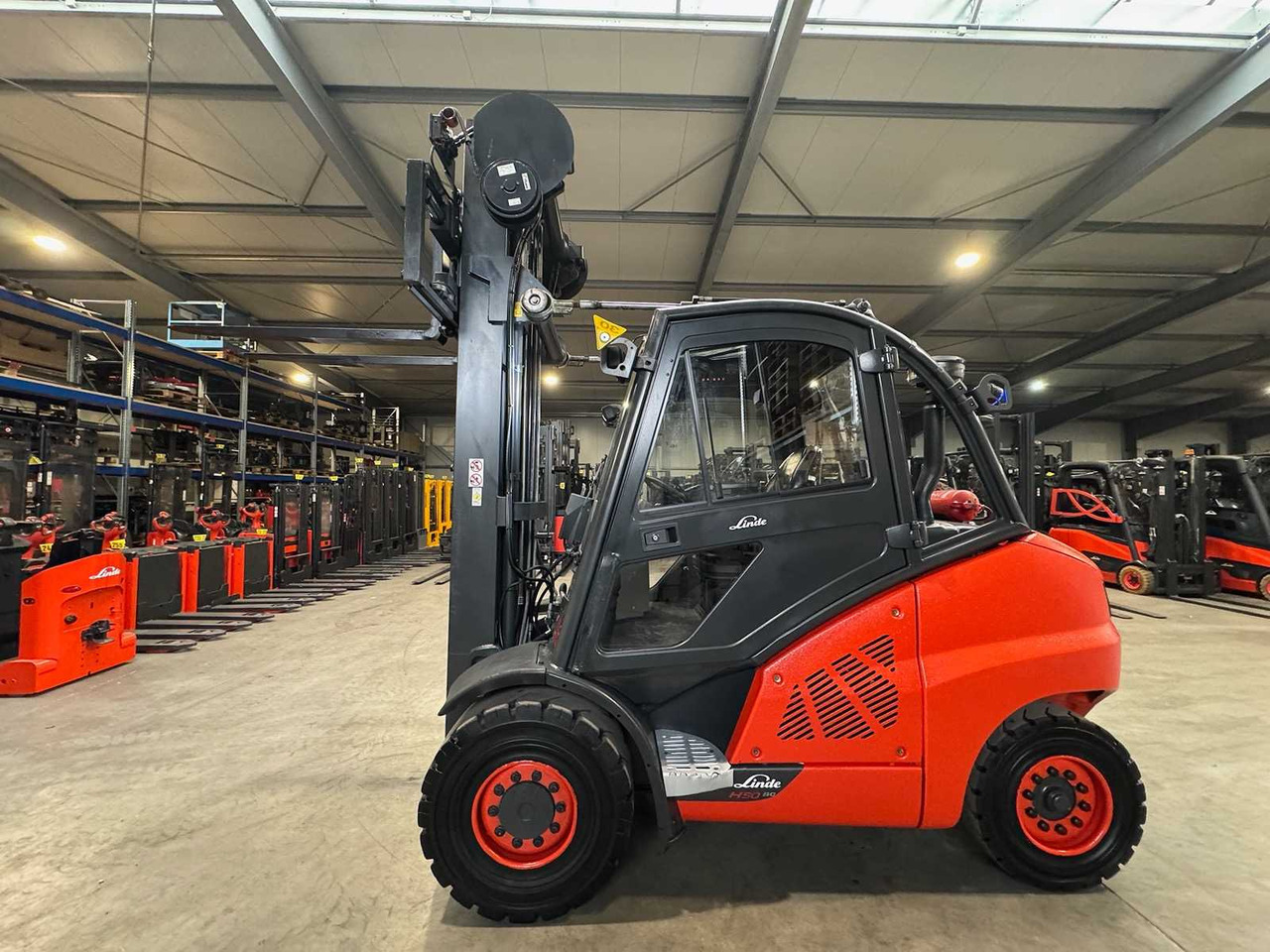 2015 SERVICE + UVV 11/2026 LINDE H50D 5.000KG TRIPLEX 666CM 3.+4. VALVE DIESEL FORKLIFT FORKLIFT 16.277 HOURS. - Motviktstruck: bild 1 2015 SERVICE + UVV 11/2026 LINDE H50D 5.000KG TRIPLEX 666CM 3.+4. VALVE DIESEL FORKLIFT FORKLIFT 16.277 HOURS. - Motviktstruck: bild 1