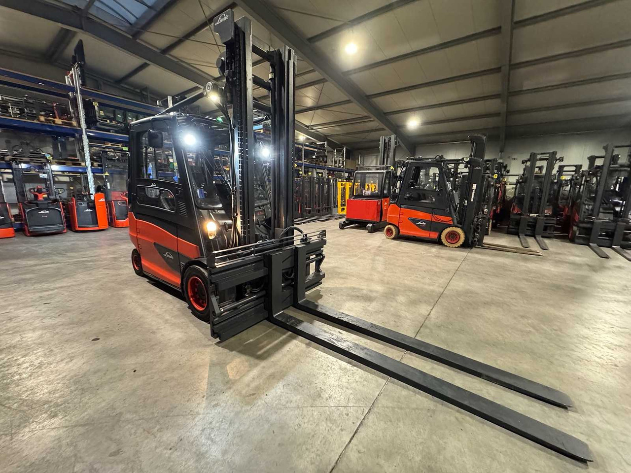 2015 SERVICE + UVV 12/2026 LINDE E50HL 5.000KG 3.+4. VALVE 216CM FORK ADJUSTER ELECTRIC FORKLIFT 12.028 HOURS - Motviktstruck: bild 2 2015 SERVICE + UVV 12/2026 LINDE E50HL 5.000KG 3.+4. VALVE 216CM FORK ADJUSTER ELECTRIC FORKLIFT 12.028 HOURS - Motviktstruck: bild 2