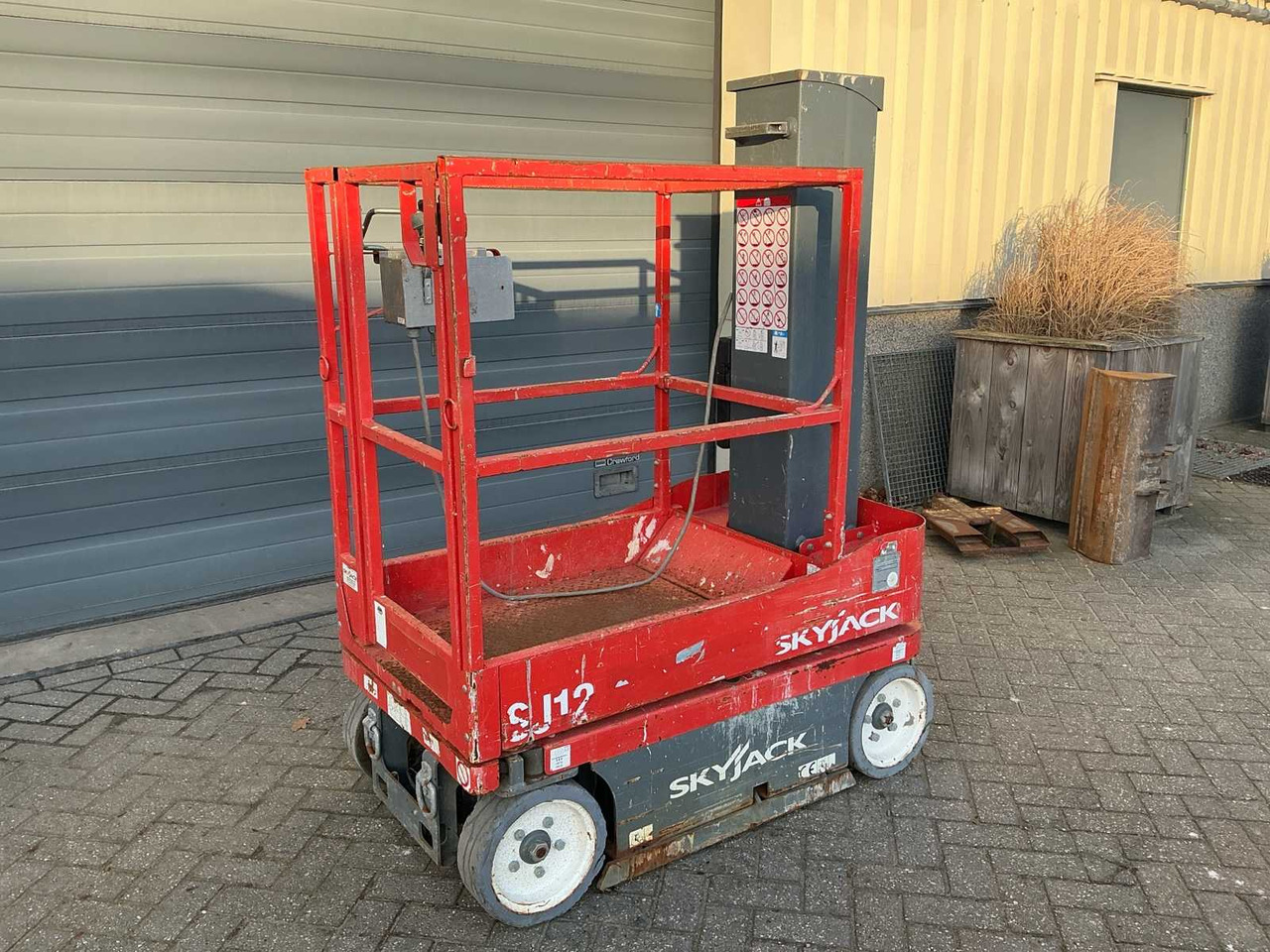 2015 SKYJACK SJ12 AERIAL PLATFORM - Lift: bild 1 2015 SKYJACK SJ12 AERIAL PLATFORM - Lift: bild 1