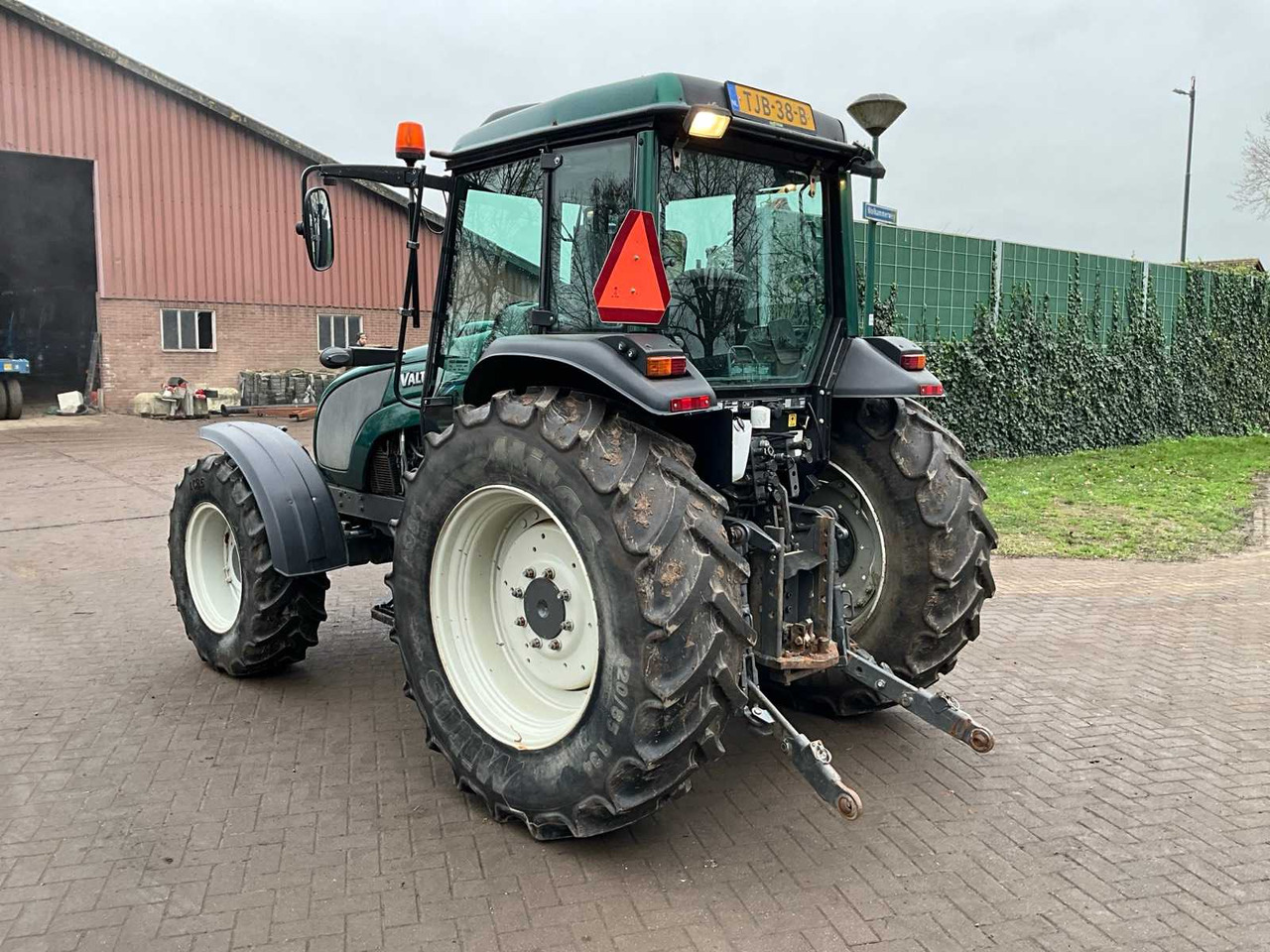 2016 VALTRA A93 H ALL-WHEEL DRIVE FARM TRACTOR - Traktor: bild 3 2016 VALTRA A93 H ALL-WHEEL DRIVE FARM TRACTOR - Traktor: bild 3