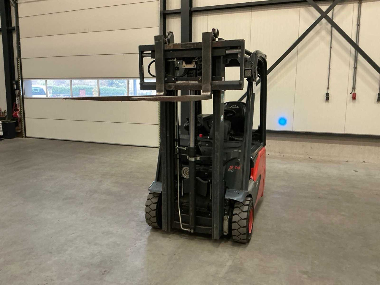 2018 LINDE E14-02 LI-ION FORKLIFT TRUCK - Motviktstruck: bild 2 2018 LINDE E14-02 LI-ION FORKLIFT TRUCK - Motviktstruck: bild 2