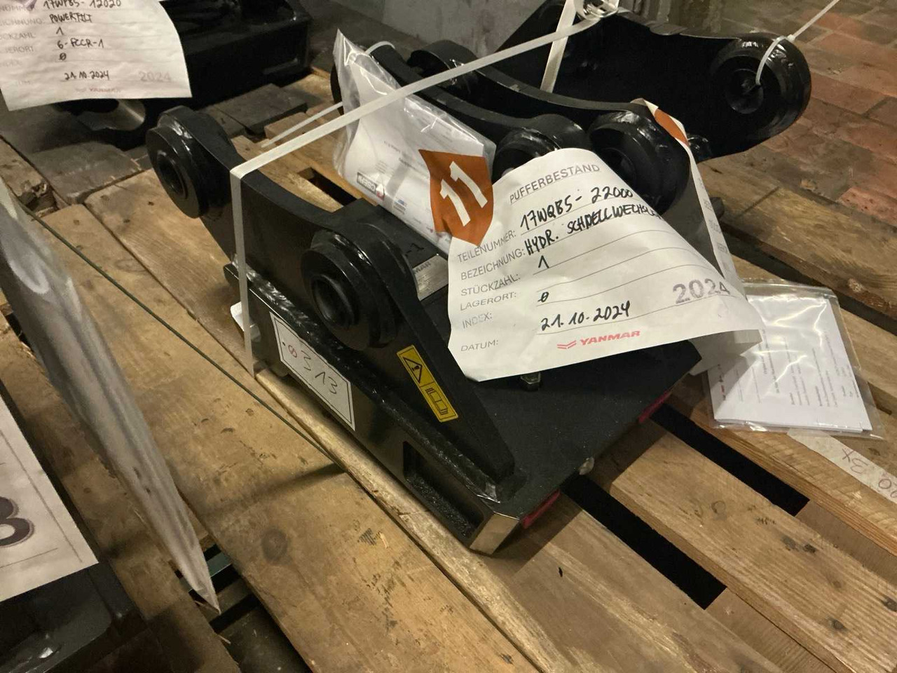 2024 YANMAR HC08-2V QUICK COUPLER, HYDR. - Hjullastare: bild 2 2024 YANMAR HC08-2V QUICK COUPLER, HYDR. - Hjullastare: bild 2