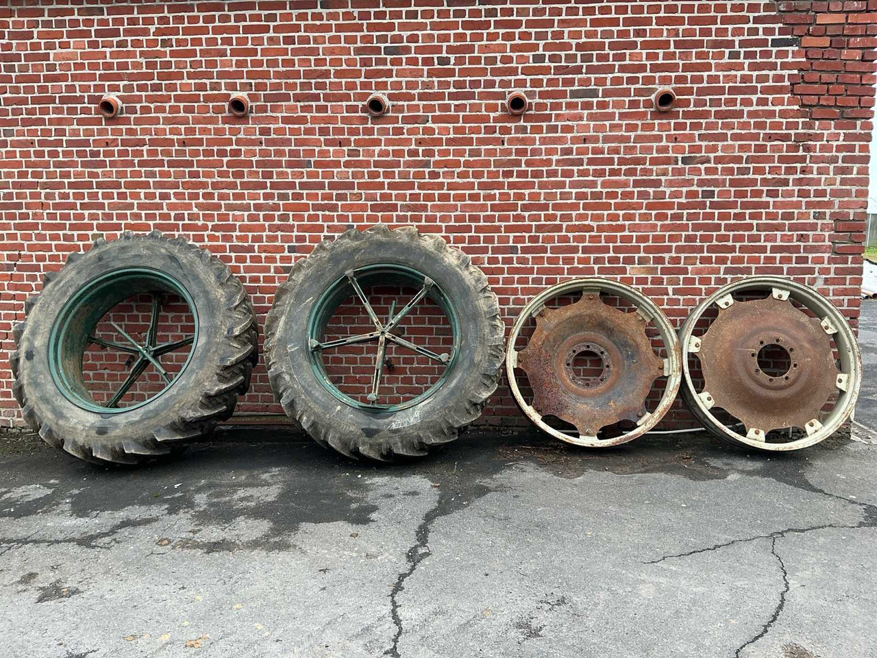 2x tractor rim - Däck och fälgar för Traktor: bild 1 2x tractor rim - Däck och fälgar för Traktor: bild 1