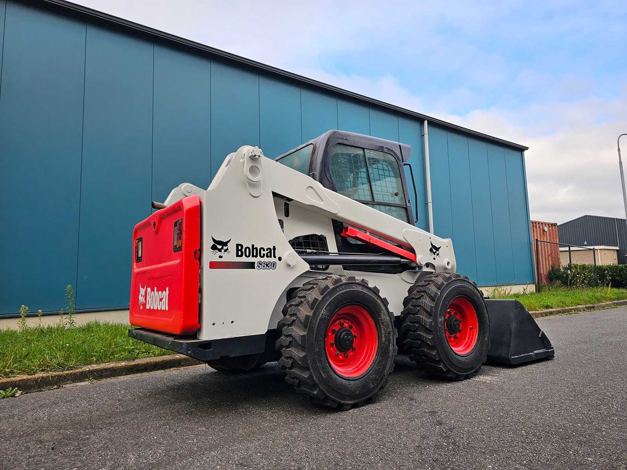 Bobcat 2014 BOBCAT S630 SKID STEER LOADER - Kompaktlastare/ Slirstyrda lastare: bild 5 Bobcat 2014 BOBCAT S630 SKID STEER LOADER - Kompaktlastare/ Slirstyrda lastare: bild 5