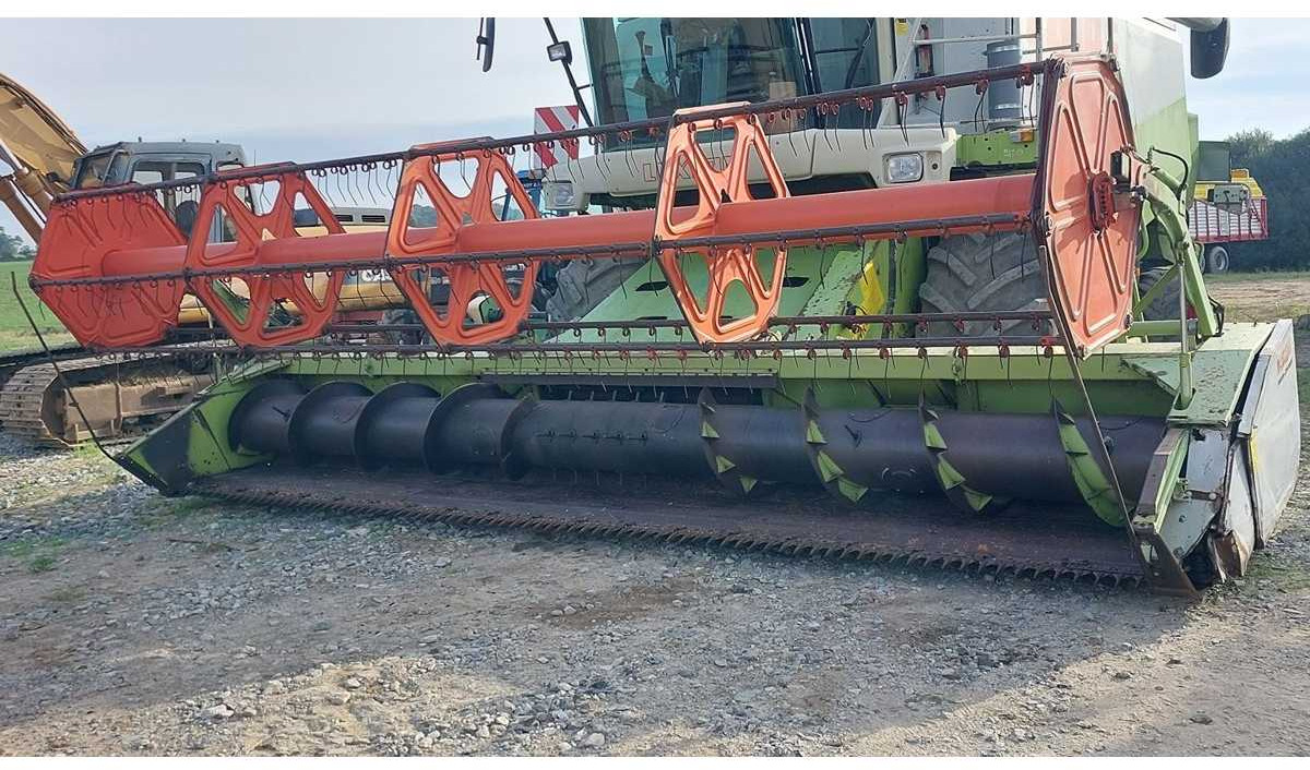 CLAAS V600 HARVESTER CUTTING - Skördetröska: bild 1 CLAAS V600 HARVESTER CUTTING - Skördetröska: bild 1