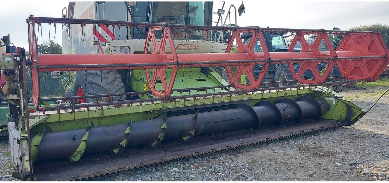 CLAAS V600 HARVESTER CUTTING - Skördetröska: bild 2 CLAAS V600 HARVESTER CUTTING - Skördetröska: bild 2