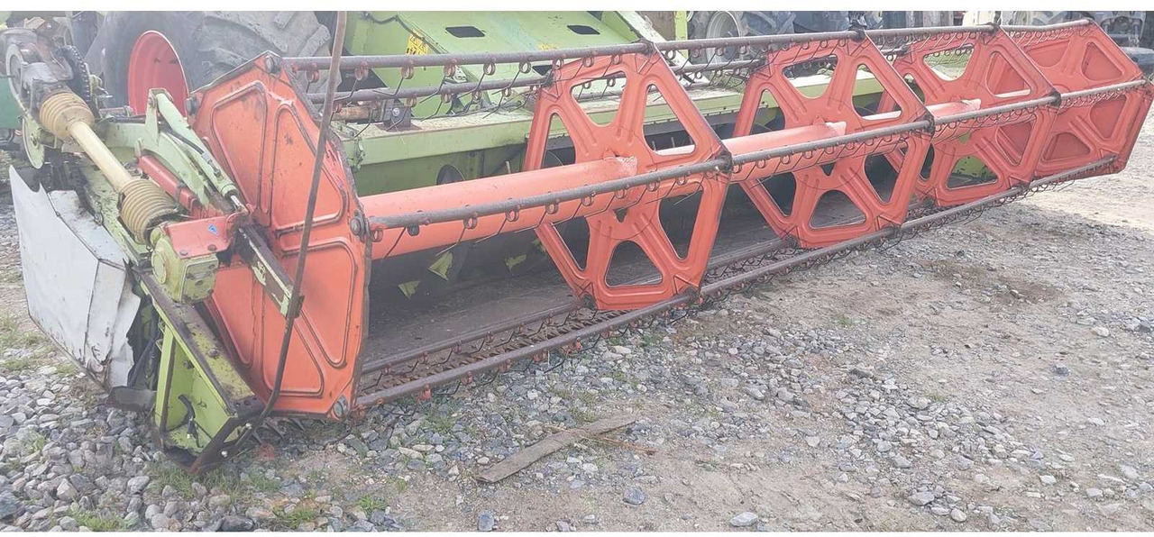 CLAAS V600 HARVESTER CUTTING - Skördetröska: bild 3 CLAAS V600 HARVESTER CUTTING - Skördetröska: bild 3