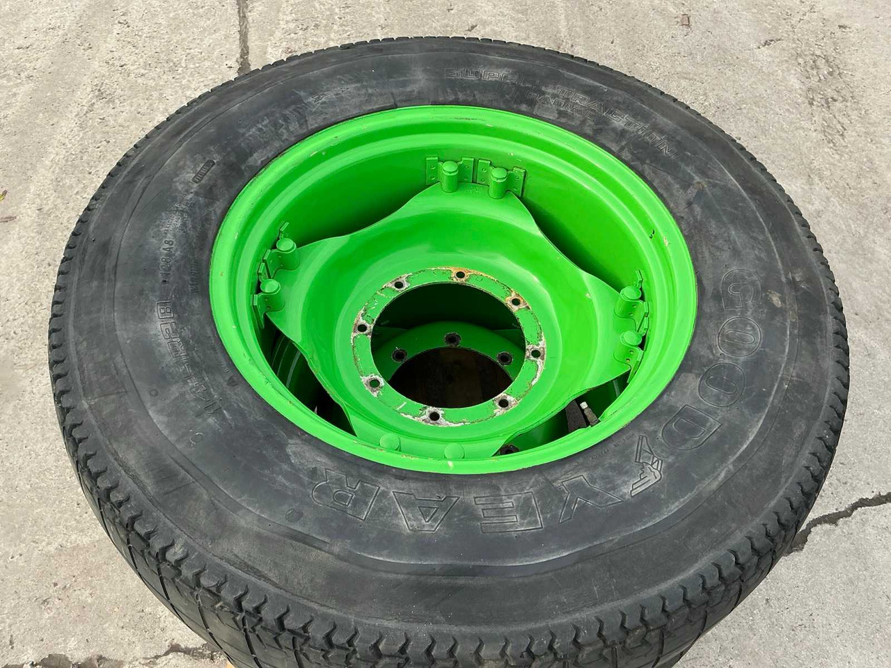 Good Year Super Traction Radial - Däck och fälgar för Traktor: bild 5 Good Year Super Traction Radial - Däck och fälgar för Traktor: bild 5