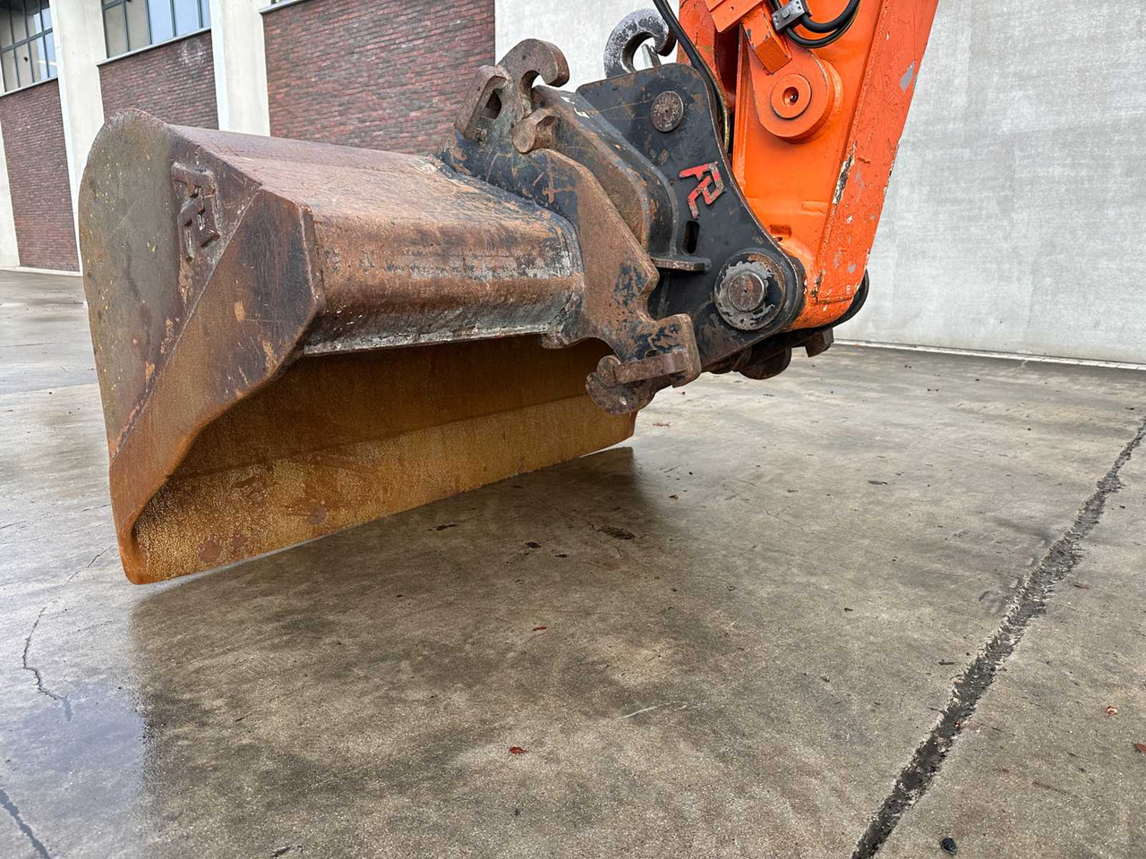 Grävmaskin på däck HITACHI - 2012 - ZX145W-3 - WHEELED EXCAVATOR: bild 9 Grävmaskin på däck HITACHI - 2012 - ZX145W-3 - WHEELED EXCAVATOR: bild 9