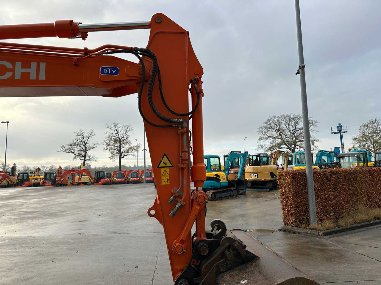 Grävmaskin på däck HITACHI - 2012 - ZX145W-3 - WHEELED EXCAVATOR: bild 13 Grävmaskin på däck HITACHI - 2012 - ZX145W-3 - WHEELED EXCAVATOR: bild 13