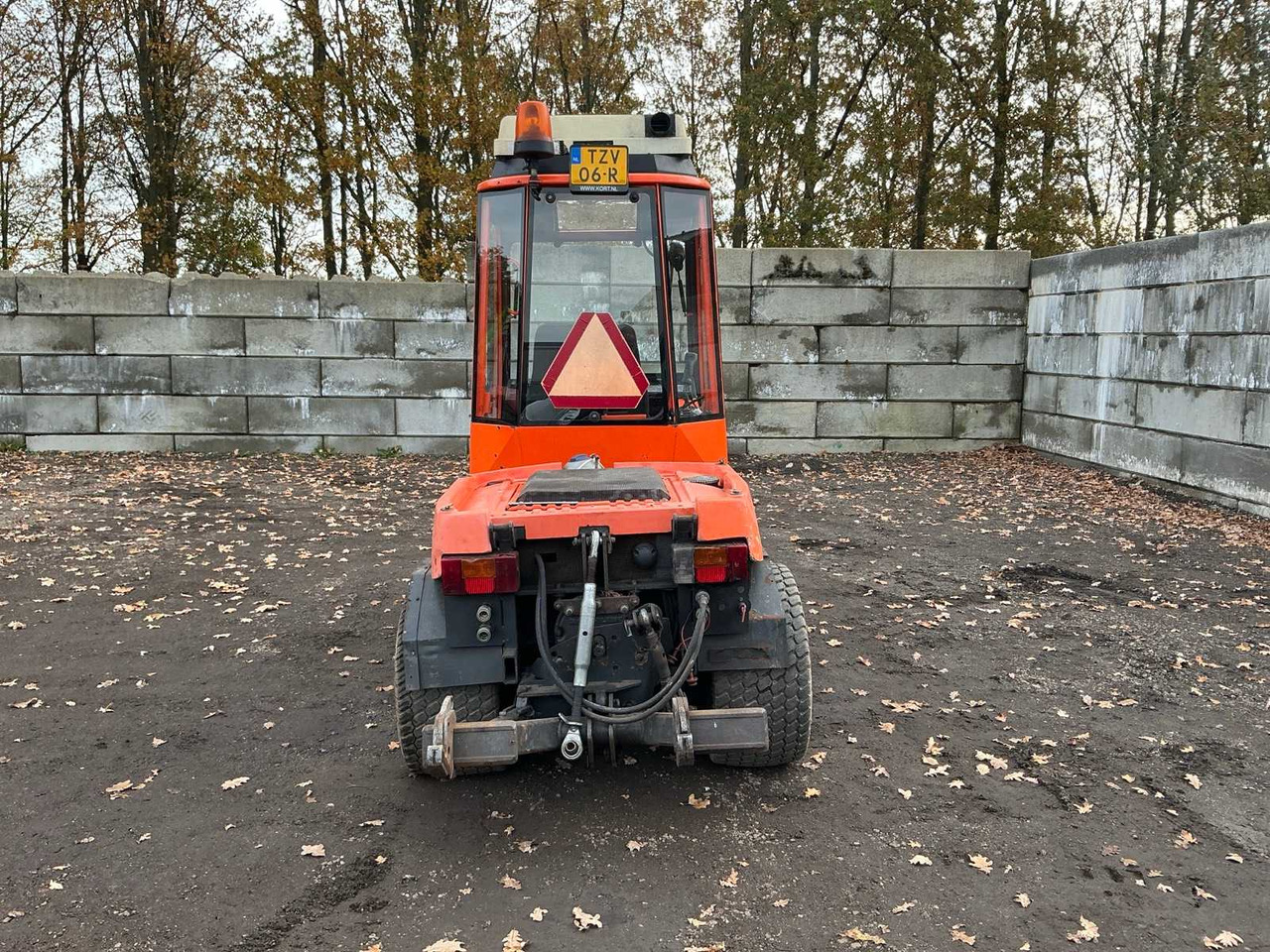 HOLDER 202 ALL-WHEEL DRIVE AGRICULTURAL TRACTOR - Traktor: bild 4 HOLDER 202 ALL-WHEEL DRIVE AGRICULTURAL TRACTOR - Traktor: bild 4