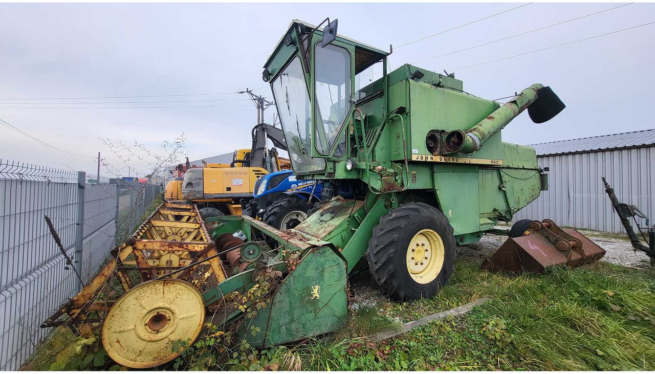 JOHN DEERE 950 COMBINE HARVESTER - Skördetröska: bild 1 JOHN DEERE 950 COMBINE HARVESTER - Skördetröska: bild 1