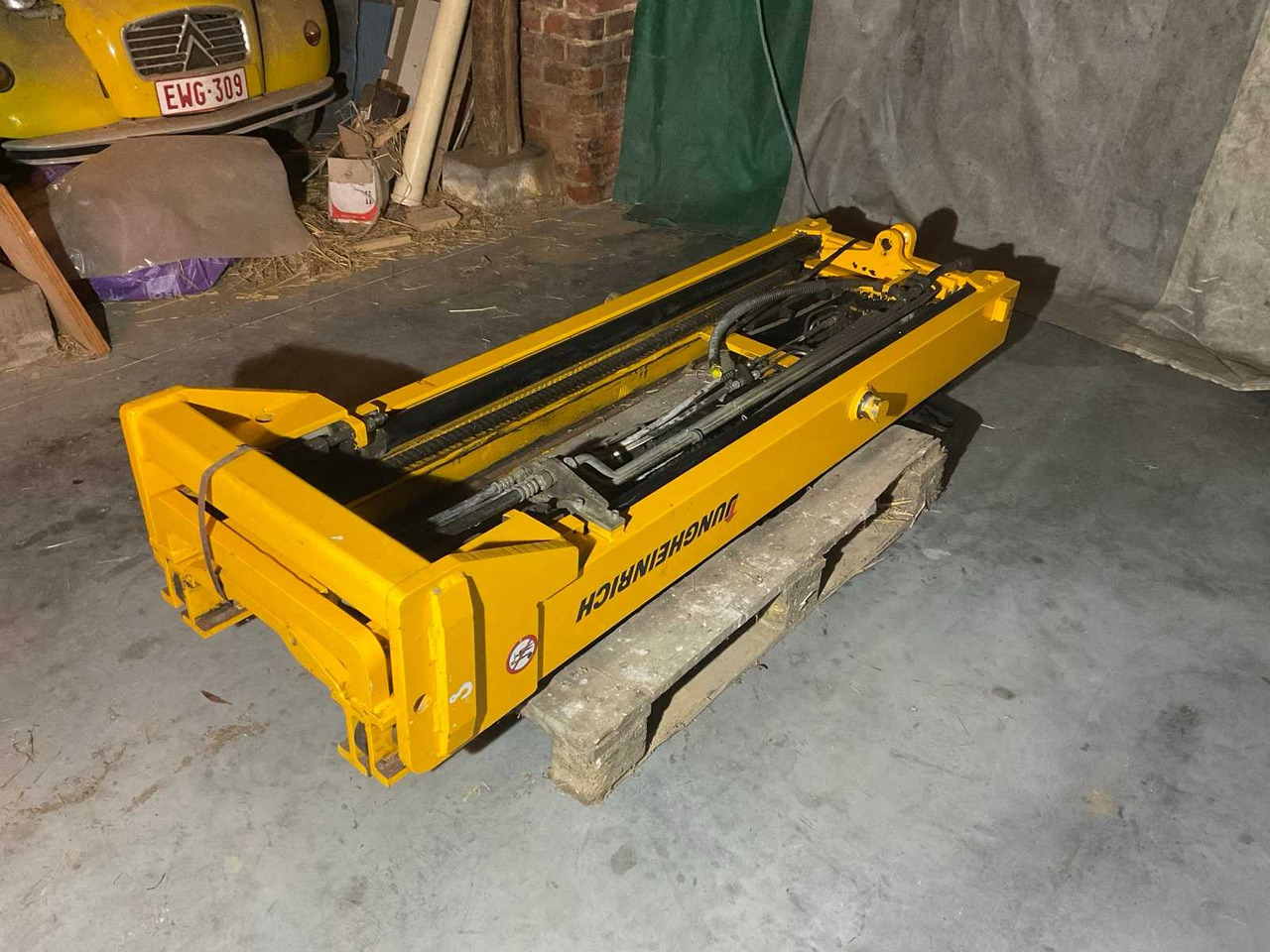 JUNGHEINRICH 2500 TRIPLEX MAST - Motviktstruck: bild 3 JUNGHEINRICH 2500 TRIPLEX MAST - Motviktstruck: bild 3