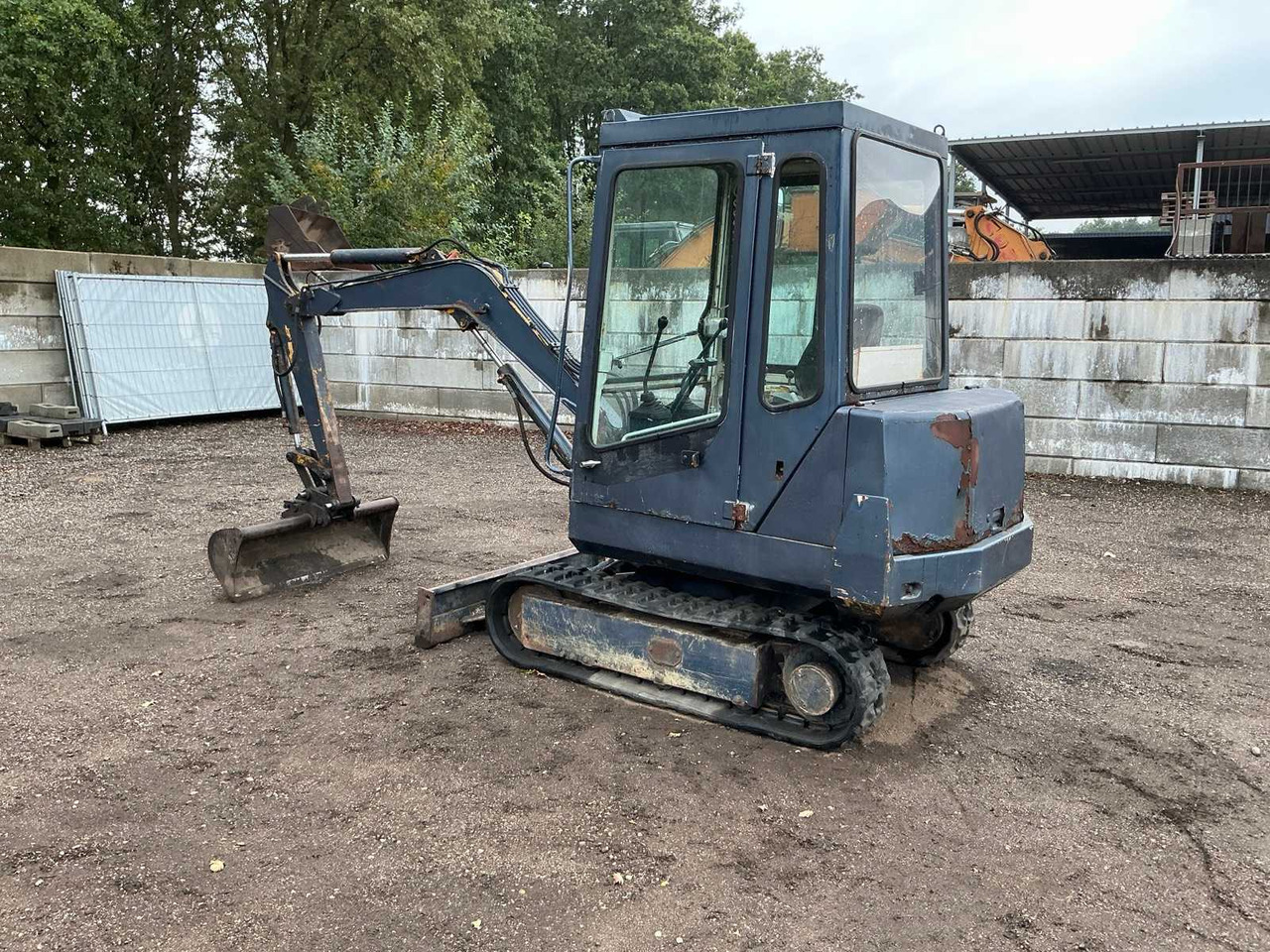 Komatsu 1995 KOMATSU PC 10-6 MINI EXCAVATOR - Minigrävmaskin: bild 3 Komatsu 1995 KOMATSU PC 10-6 MINI EXCAVATOR - Minigrävmaskin: bild 3