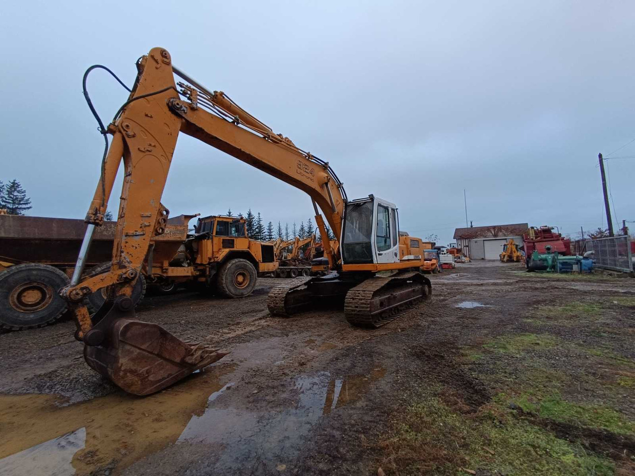 LIEBHERR - 2001 - R924 - TRACKED EXCAVATOR - Grävmaskin: bild 3 LIEBHERR - 2001 - R924 - TRACKED EXCAVATOR - Grävmaskin: bild 3