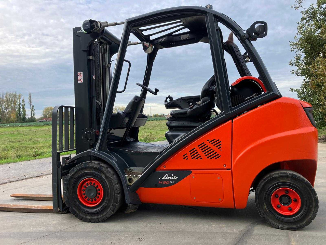 LINDE H30T-02 FORKLIFT 2019 - Motviktstruck: bild 4 LINDE H30T-02 FORKLIFT 2019 - Motviktstruck: bild 4
