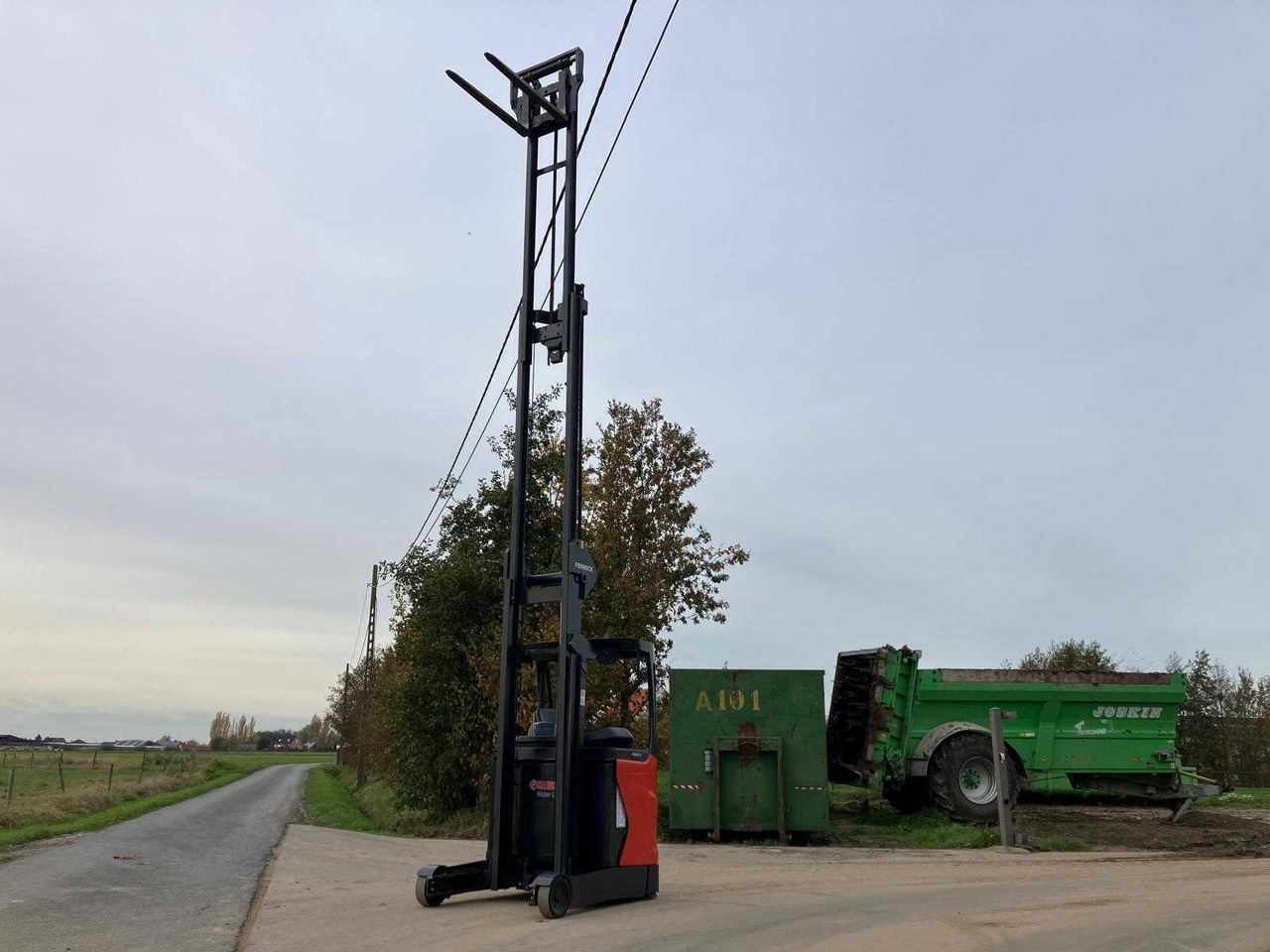 LINDE R14-01 REACH FORKLIFT TRUCK 2016 - Motviktstruck: bild 2 LINDE R14-01 REACH FORKLIFT TRUCK 2016 - Motviktstruck: bild 2