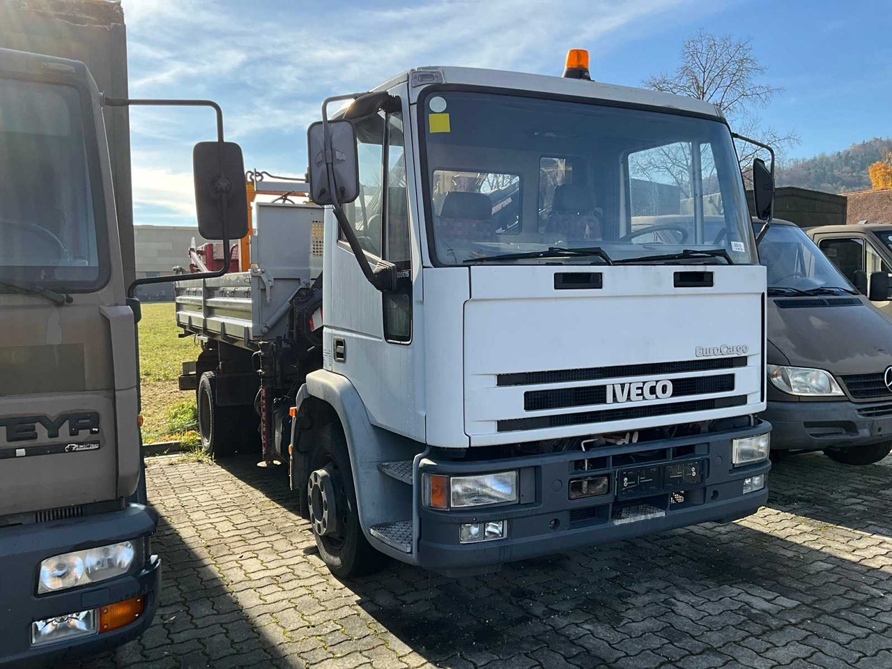1995 IVECO 120 E 15 TRUCK WITH CRANE AND ACCESSORIES - Lastbil: bild 3 1995 IVECO 120 E 15 TRUCK WITH CRANE AND ACCESSORIES - Lastbil: bild 3