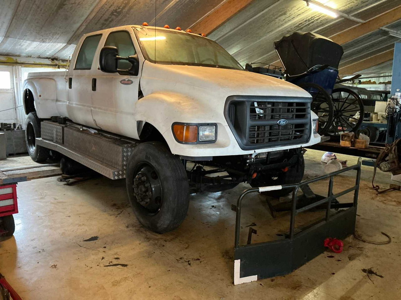 1999 FORD F-650 DUAL-CAB PICKUP TRUCK - Lastbil: bild 1 1999 FORD F-650 DUAL-CAB PICKUP TRUCK - Lastbil: bild 1