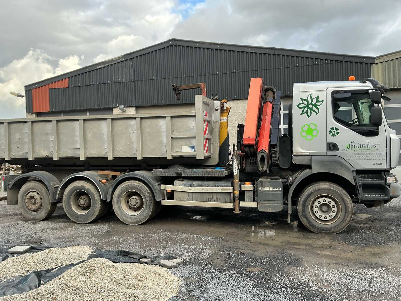 Lastbil 2011 RENAULT KERAX 460 TRIDEM TRUCK WITH CRANE AND CONTAINER: bild 7