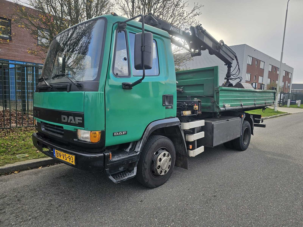DAF - AE45/150 TI - MET MKG LOADER CRANE WITH ROTARY SQUEEZER AND TIPPER - FIRST OWNER - 131699KM - MOT 8-2026 - Lastbil: bild 1 DAF - AE45/150 TI - MET MKG LOADER CRANE WITH ROTARY SQUEEZER AND TIPPER - FIRST OWNER - 131699KM - MOT 8-2026 - Lastbil: bild 1