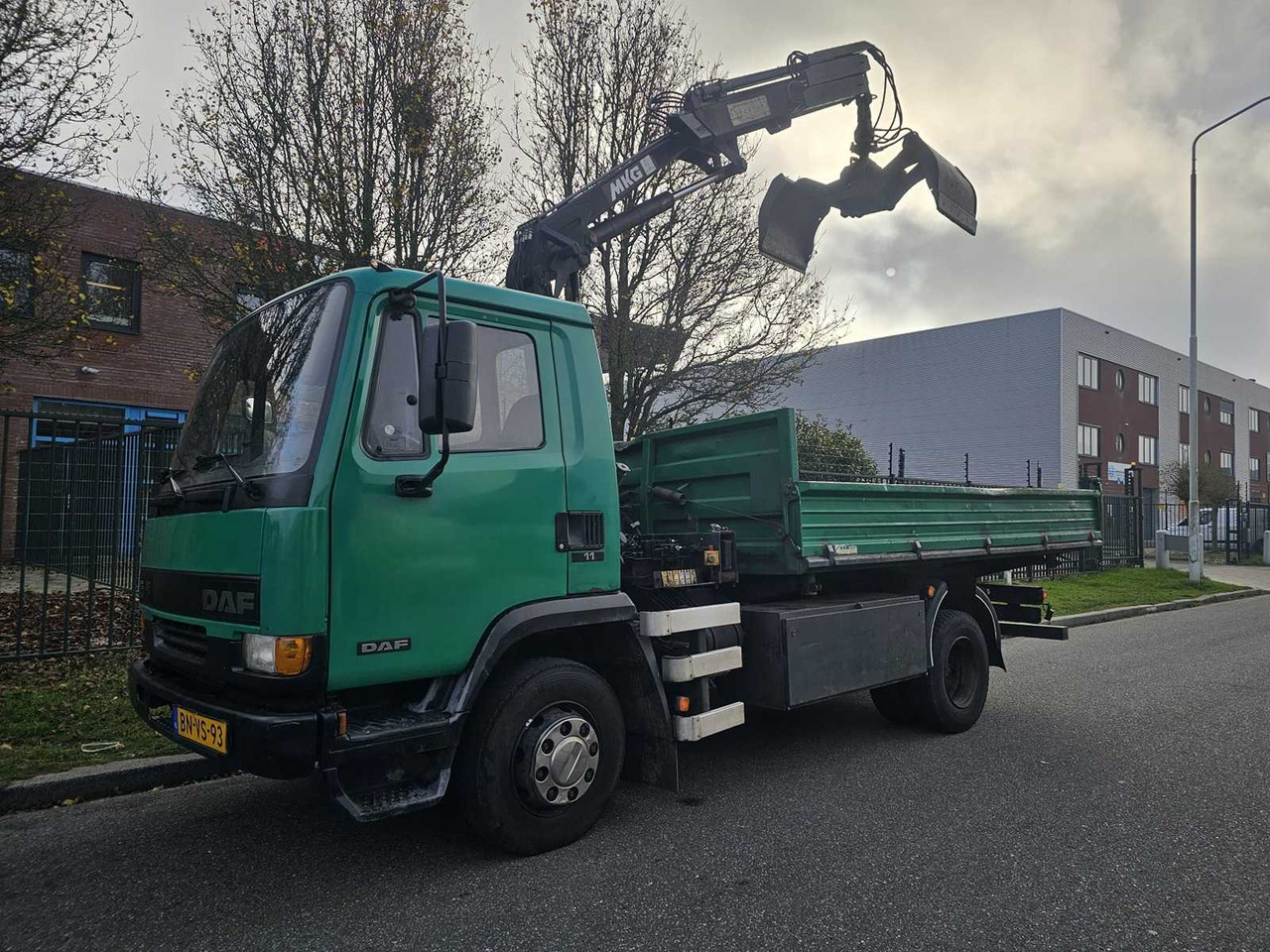 DAF - AE45/150 TI - MET MKG LOADER CRANE WITH ROTARY SQUEEZER AND TIPPER - FIRST OWNER - 131699KM - MOT 8-2026 - Lastbil: bild 3 DAF - AE45/150 TI - MET MKG LOADER CRANE WITH ROTARY SQUEEZER AND TIPPER - FIRST OWNER - 131699KM - MOT 8-2026 - Lastbil: bild 3