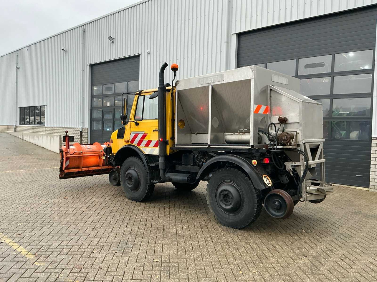 MERCEDES U1400 UNIMOG - Lastbil: bild 4 MERCEDES U1400 UNIMOG - Lastbil: bild 4