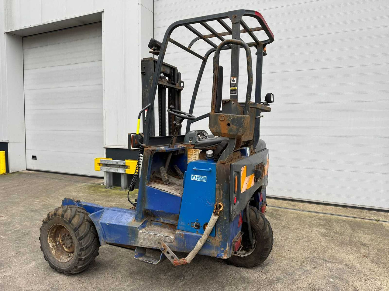 MOFFETT - 2006 - M-8-25.3-N - FORKLIFT - Motviktstruck: bild 3 MOFFETT - 2006 - M-8-25.3-N - FORKLIFT - Motviktstruck: bild 3