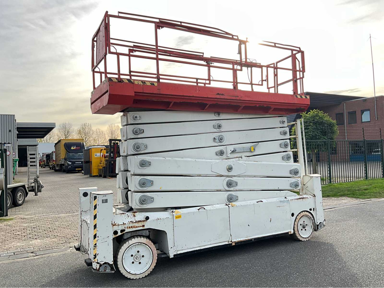 PB - S225-12ES - AERIAL PLATFORM WORKING HEIGHT 22,5 METERS, YEAR OF MANUFACTURE 2011 - Lift: bild 1 PB - S225-12ES - AERIAL PLATFORM WORKING HEIGHT 22,5 METERS, YEAR OF MANUFACTURE 2011 - Lift: bild 1