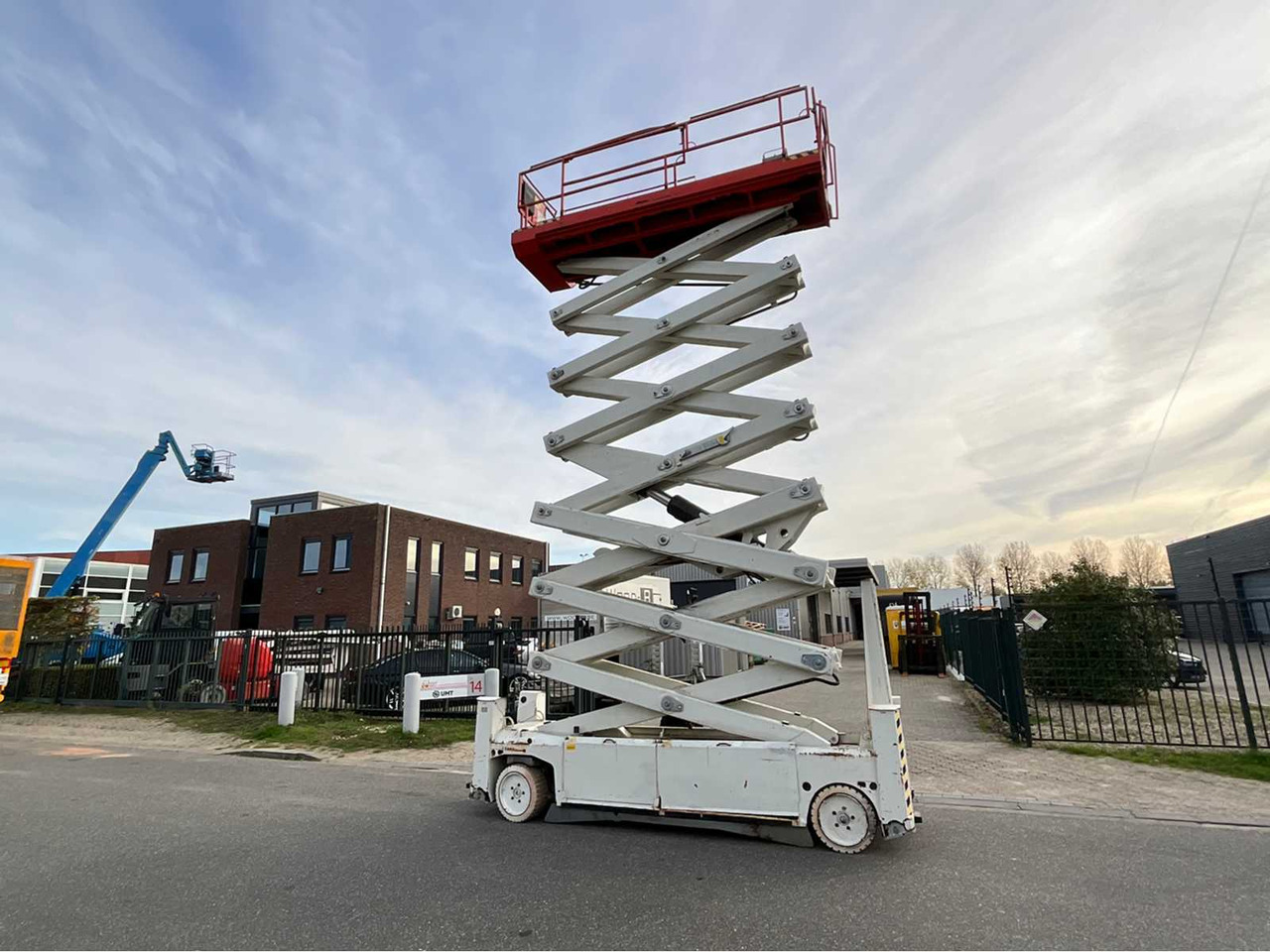 PB - S225-12ES - AERIAL PLATFORM WORKING HEIGHT 22,5 METERS, YEAR OF MANUFACTURE 2011 - Lift: bild 5 PB - S225-12ES - AERIAL PLATFORM WORKING HEIGHT 22,5 METERS, YEAR OF MANUFACTURE 2011 - Lift: bild 5