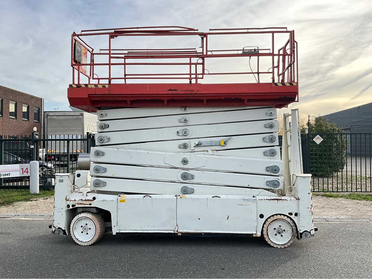 PB - S225-12ES - AERIAL PLATFORM WORKING HEIGHT 22,5 METERS, YEAR OF MANUFACTURE 2011 - Lift: bild 3 PB - S225-12ES - AERIAL PLATFORM WORKING HEIGHT 22,5 METERS, YEAR OF MANUFACTURE 2011 - Lift: bild 3