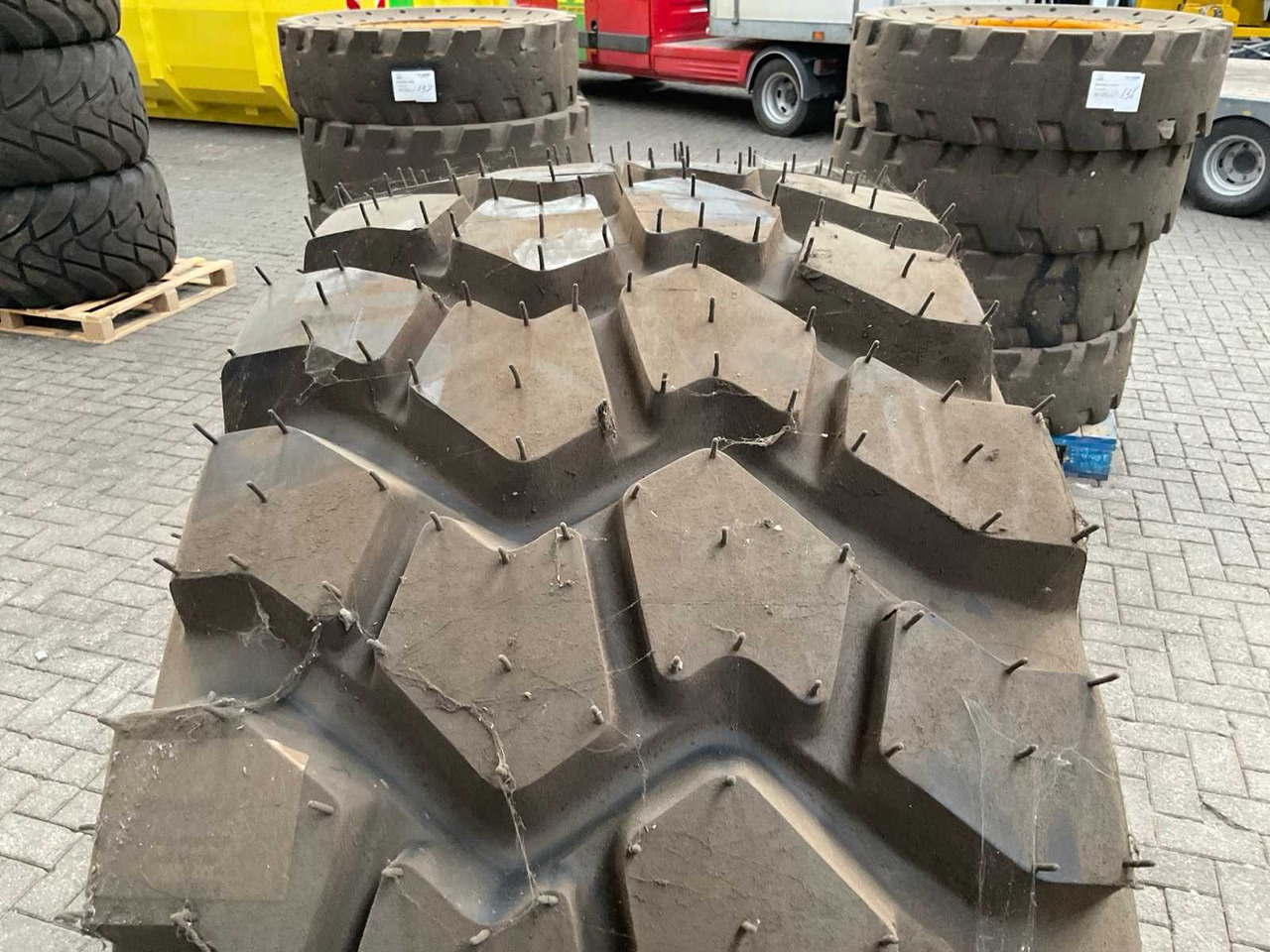 Rodos Dumper - Däck och fälgar för Traktor: bild 2 Rodos Dumper - Däck och fälgar för Traktor: bild 2