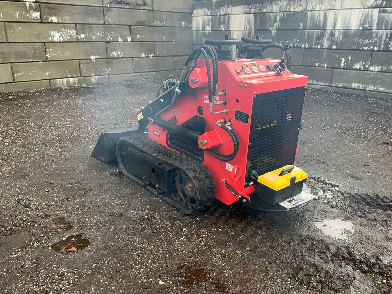 SDLOOL SL380R - Kompaktlastare/ Slirstyrda lastare: bild 3 SDLOOL SL380R - Kompaktlastare/ Slirstyrda lastare: bild 3