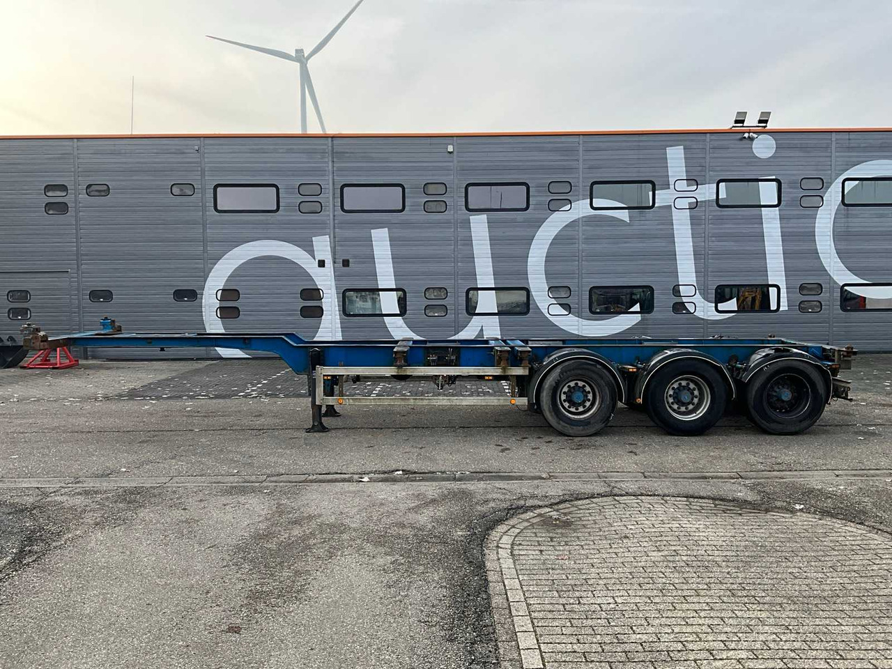 2001 HRD NT CON CONTAINER CHASSIS LJZ-12-X - Semitrailer: bild 2 2001 HRD NT CON CONTAINER CHASSIS LJZ-12-X - Semitrailer: bild 2