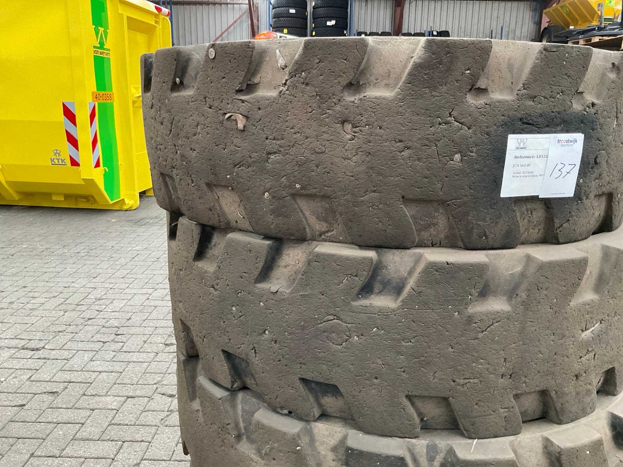 Shun Gin JCB verreiker - Däck och fälgar för Traktor: bild 2 Shun Gin JCB verreiker - Däck och fälgar för Traktor: bild 2