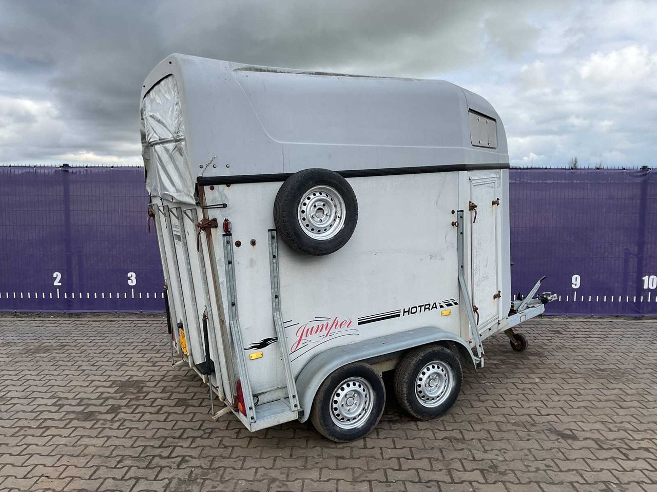 2005 - HOTRARIJS - VT-2000S - HORSE TRAILER - Släp: bild 3 2005 - HOTRARIJS - VT-2000S - HORSE TRAILER - Släp: bild 3