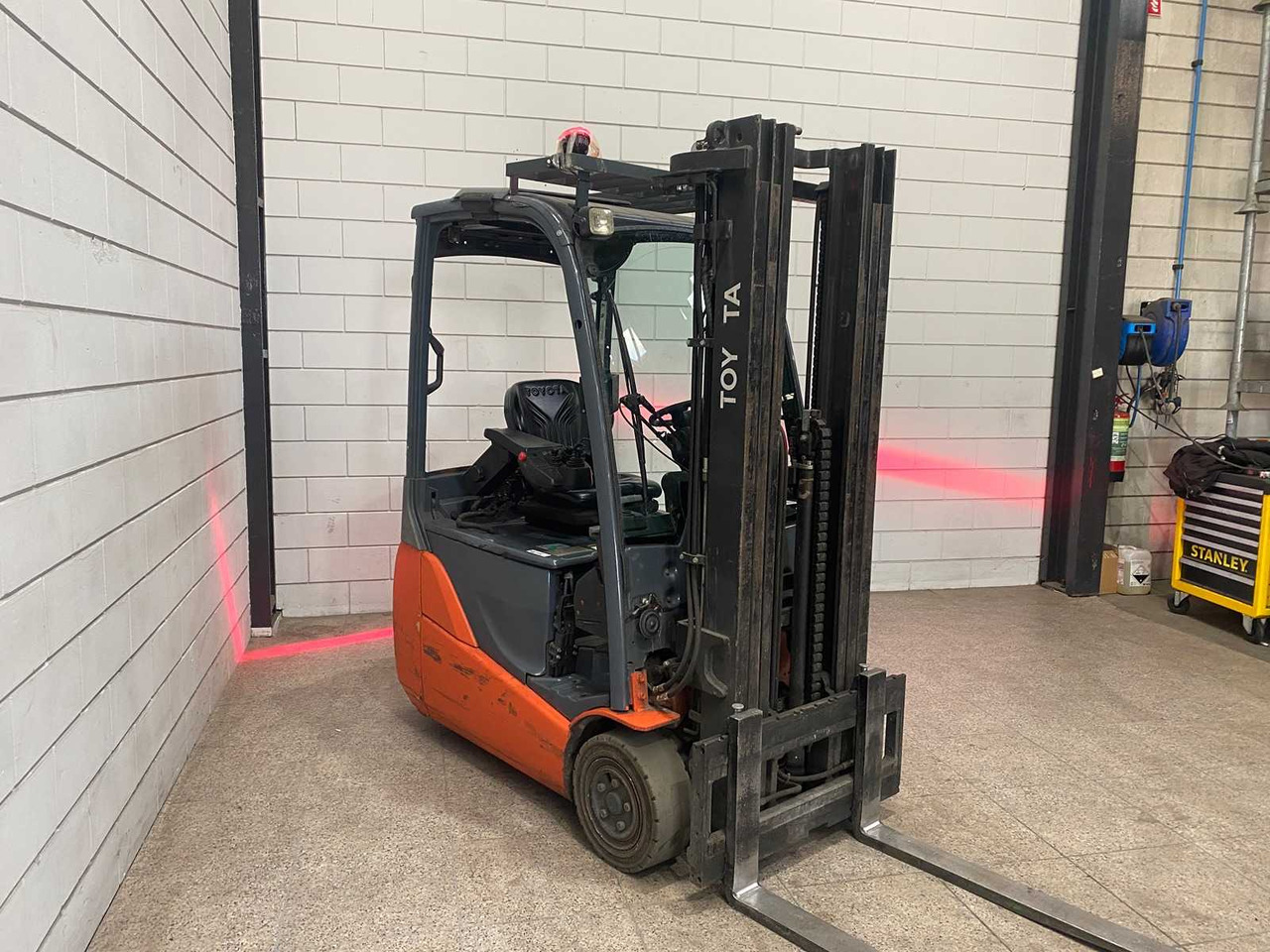 TOYOTA - 2012 - 8 FBEKT 16 - FORKLIFT TRUCK - Motviktstruck: bild 2 TOYOTA - 2012 - 8 FBEKT 16 - FORKLIFT TRUCK - Motviktstruck: bild 2