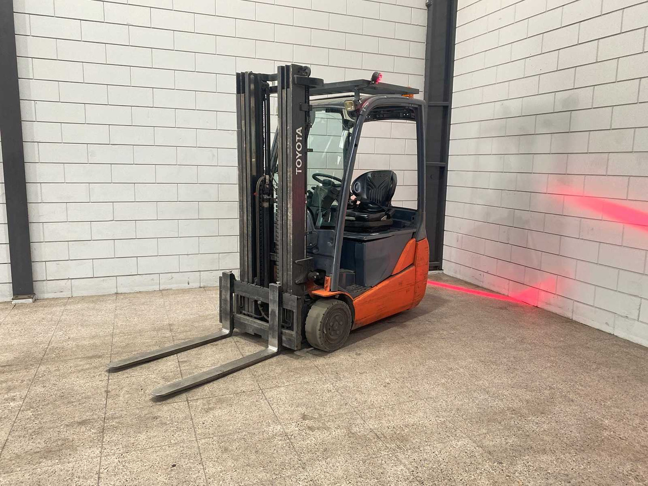 TOYOTA - 2012 - 8 FBEKT 16 - FORKLIFT TRUCK - Motviktstruck: bild 1 TOYOTA - 2012 - 8 FBEKT 16 - FORKLIFT TRUCK - Motviktstruck: bild 1